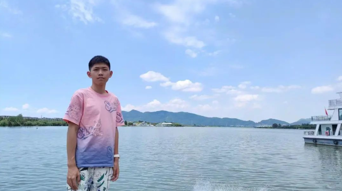 18岁高中生讲述&ldquo;缅北惊魂51天&rdquo;，轻信&ldquo;背黄金给10万&rdquo;：被暴晒和毒打