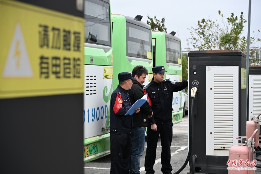 筑牢客运安全防线