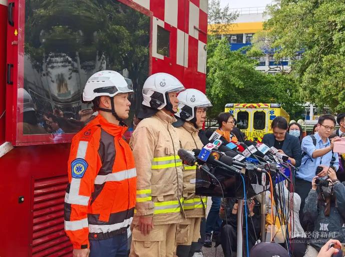 香港大埔火灾已致55人遇难，有老年生还者被救出