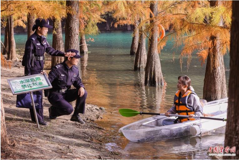 江苏省常州市公安局高新区分局安家派出所民警走进常州新龙生态林