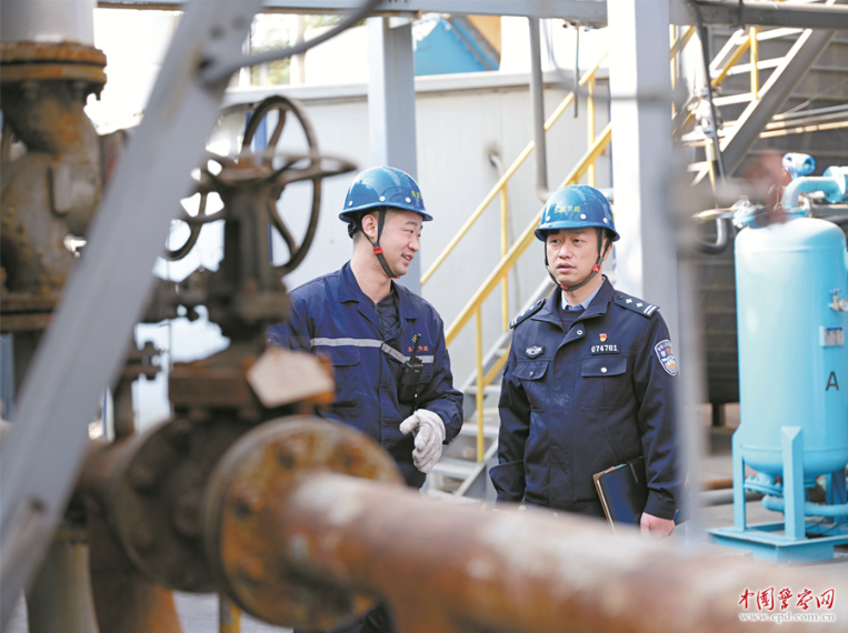 安徽省和县公安局乌江派出所组织民警走访企业