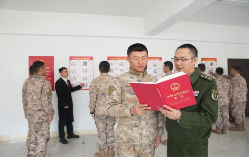 西部战区第二军事法院：推动宪法精神在基层部队落地生根