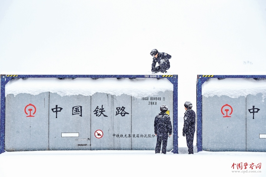 乌鲁木齐铁路公安处乌鲁木齐北站派出所启动应急预案组织民警深入辖区开展巡查工作