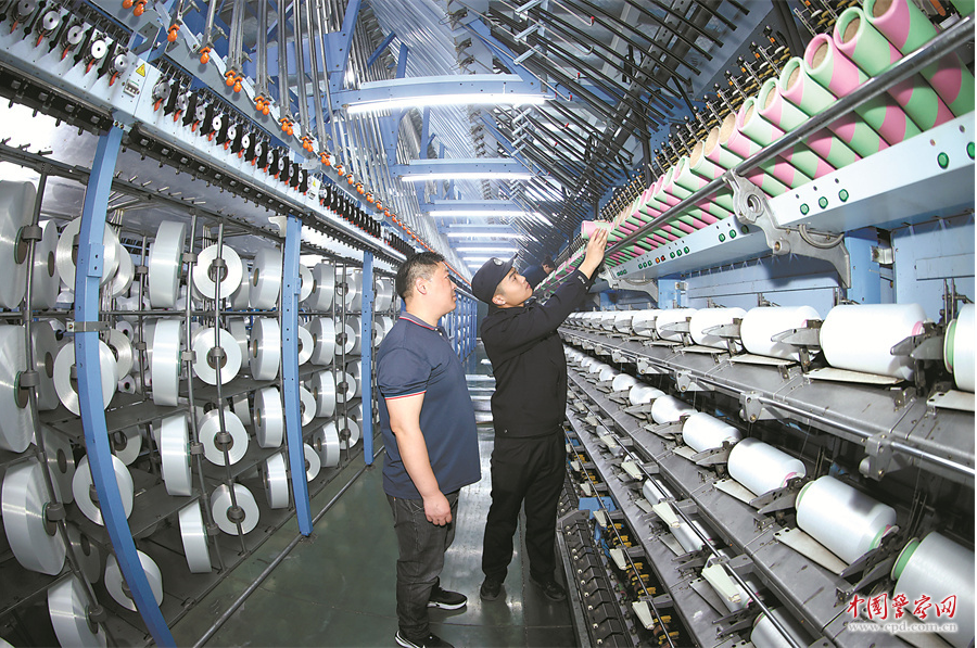 安徽省含山县公安局花山派出所民警辅警走进辖区企业