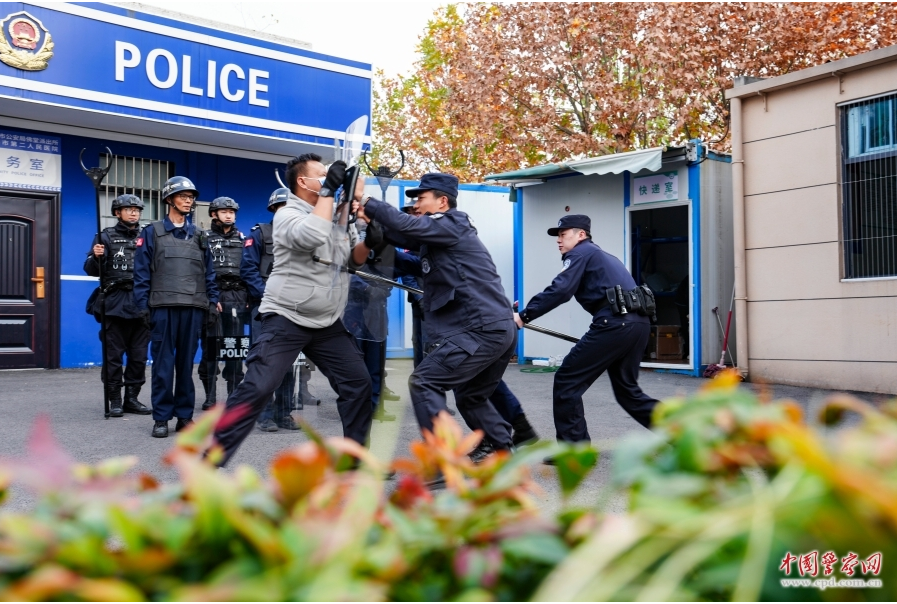 浙江省义乌市公安局佛堂派出所民警辅警走进&ldquo;警保民&rdquo;共治单元