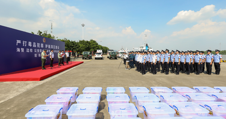 广州出入境边防检查总站黄埔边检站二级高级警长易桂平：深耕数据沃土 筑牢国门防线