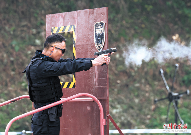 重庆市公安特警射击技能大比武开赛