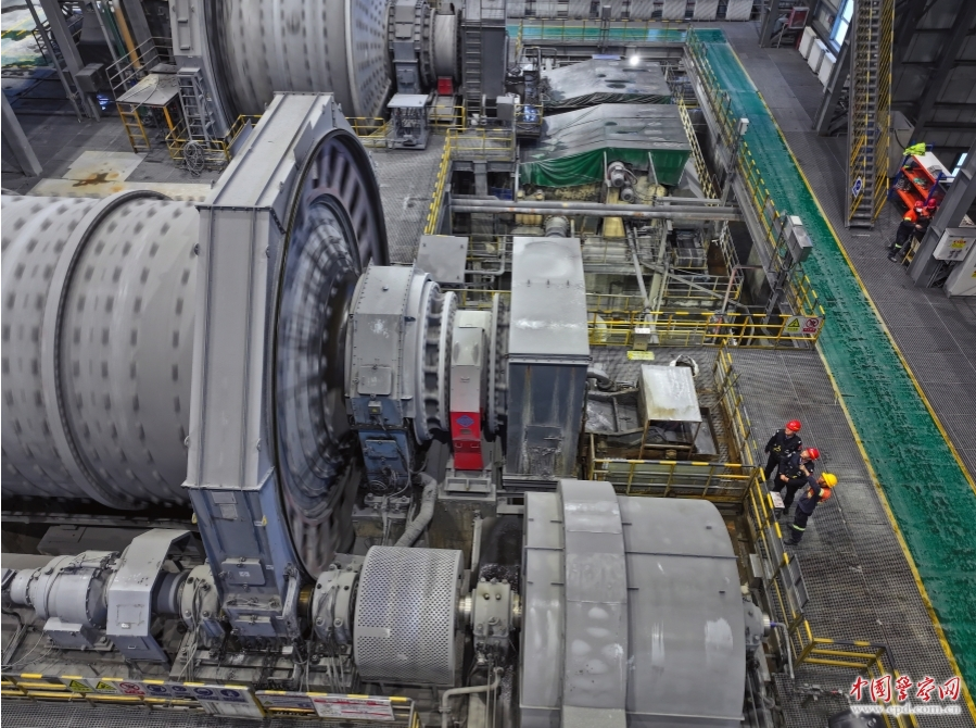 新疆维吾尔自治区克州边境管理支队乌鲁克恰提边境派出所民警深入辖区企事业单位开展安全检查