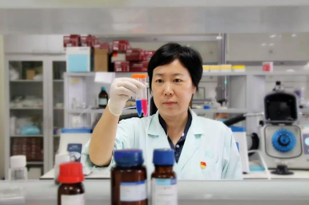 向平 司法鉴定科学研究院法医毒物化学研究室主任  法医毒物化学鉴定的领军人物