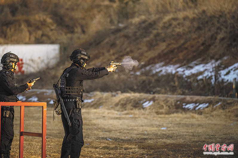 陕西省、浙江省巡特警、反恐怖和特警大队开展训练