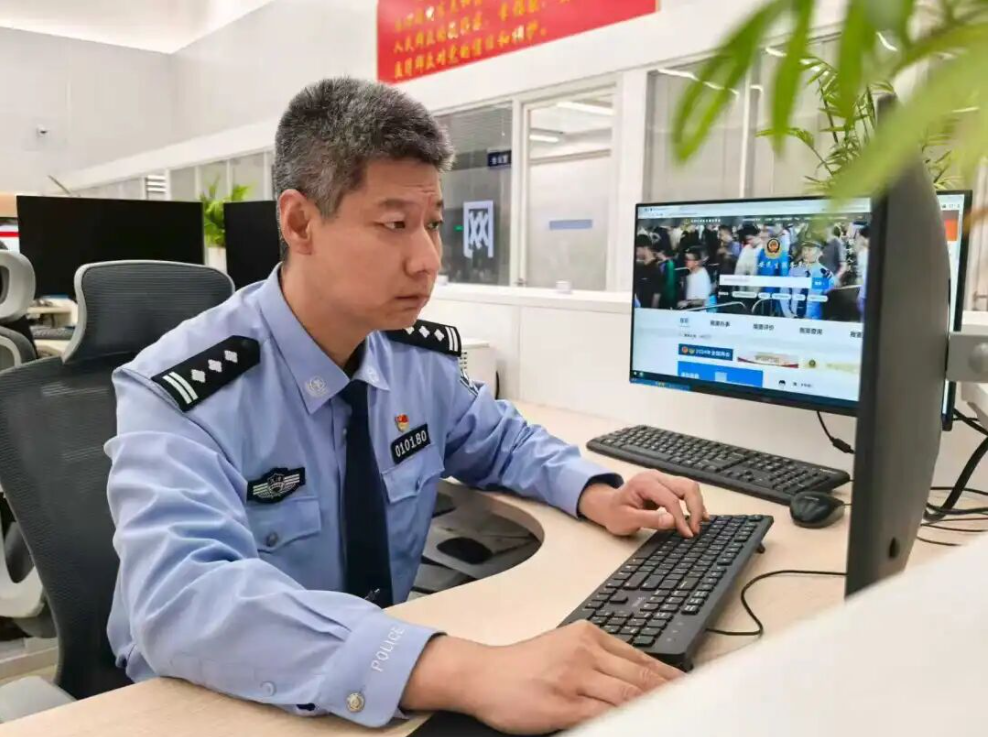 毛博文 天津市公安局政务服务总队警务技术一级主管