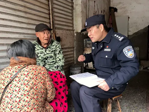 胡敬：用&ldquo;民情账本&rdquo;记下万家冷暖  