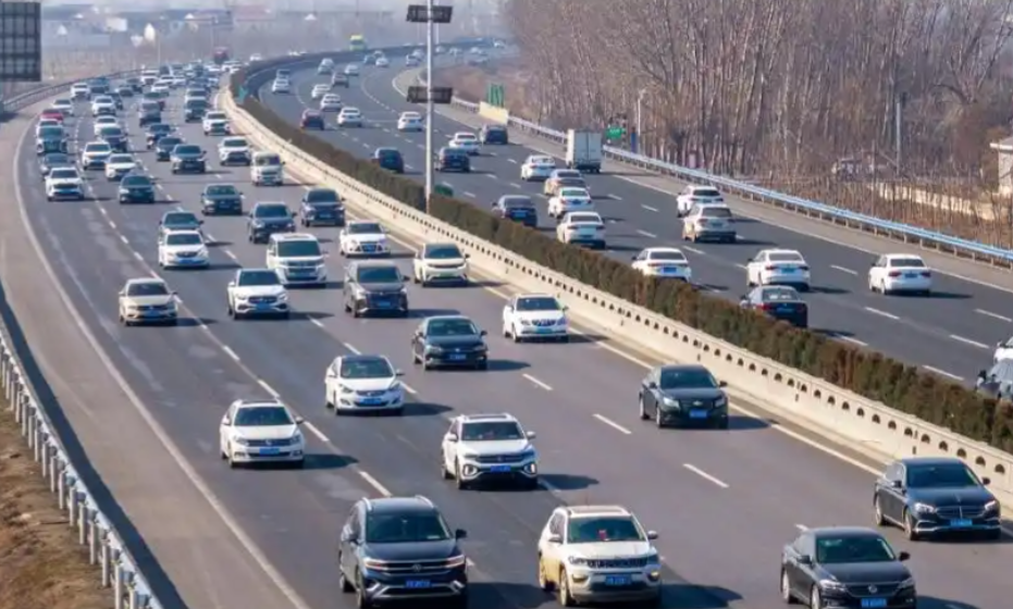 春节假期全国道路交通总体平稳有序