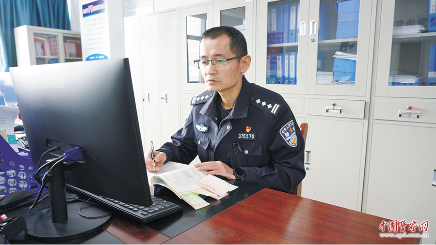 高陆国：法治为尺 守护公平正义