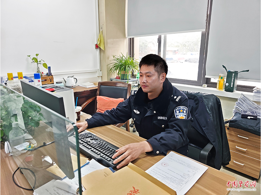 富超运：用&ldquo;艮劲&rdquo;破解逃逸难题