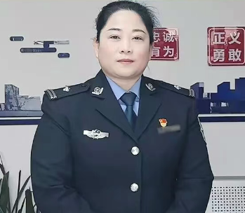 徐邦艳：深入村居用耐心和专业推动问题解决