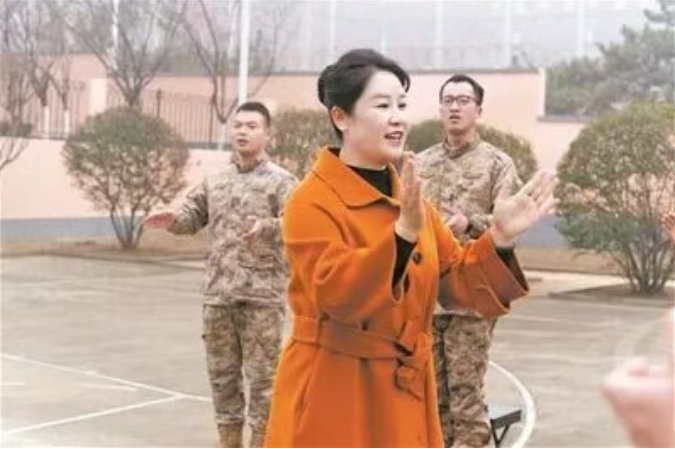 山东省临沂市拥军模范、青年歌唱演员高红&mdash;&mdash;&ldquo;沂蒙新红嫂&rdquo;颂歌献边关