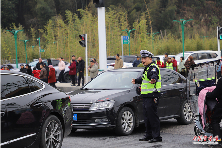 王胜华：书写安全和谐春运答卷