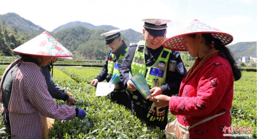 邹开盛：柔性执法守平安 暖心服务赢民心