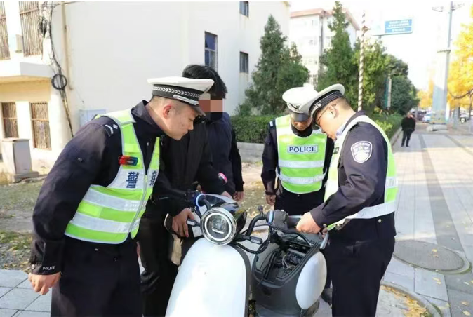 临沂交警持续深入开展针对未成年人驾驶非法改装电摩、&ldquo;飙车炸街&rdquo;等情况专项整治行动