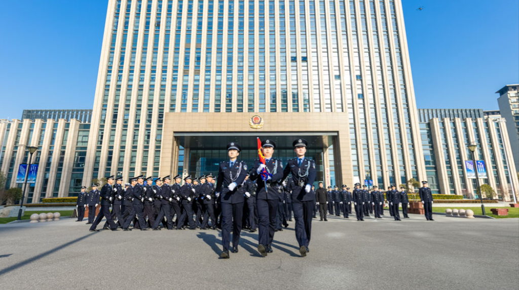 从&ldquo;能办&rdquo;向&ldquo;好办、易办、智办&rdquo;跃升　浙江持续深化公安政务服务提升群众获得感