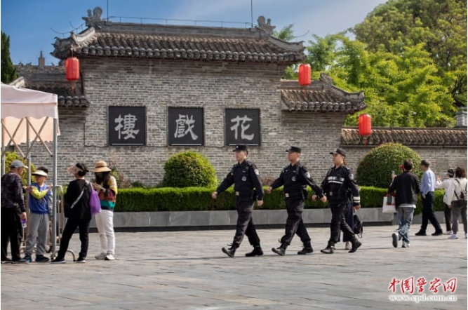 精细落实安保工作　确保社会大局稳定&mdash;&mdash;各地公安机关全力守护群众欢度&ldquo;五一&rdquo;假期