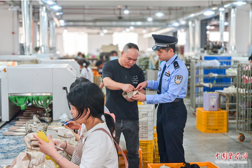 福建省晋江市公安局陈埭派出所组织民警走访辖区企业