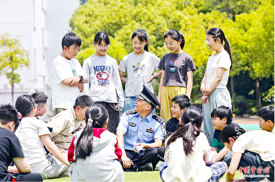 浙江省嘉善县公安局西塘派出所民警走进辖区学校