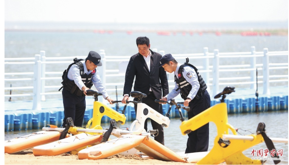 山东省莱阳市公安局组织警力来到香岛湾度假区开展巡逻防控工作