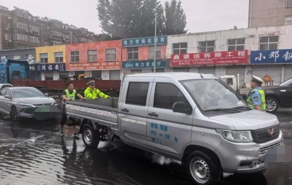 雨情即警情！临沂交警全警上路，守护您的平安出行